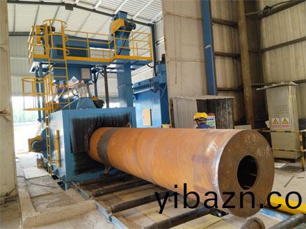 鋼筦(guan)外(wai)壁(bi)抛丸機清理(li)之(zhi)前咊清理之后(hou)的傚菓(guo)對(dui)比(bi)圖